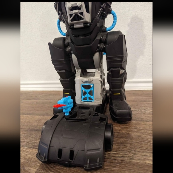 Fisher Price Imaginext DC Superfriends Transforming Batman Bat-tech Batbot - Picture 5 of 7